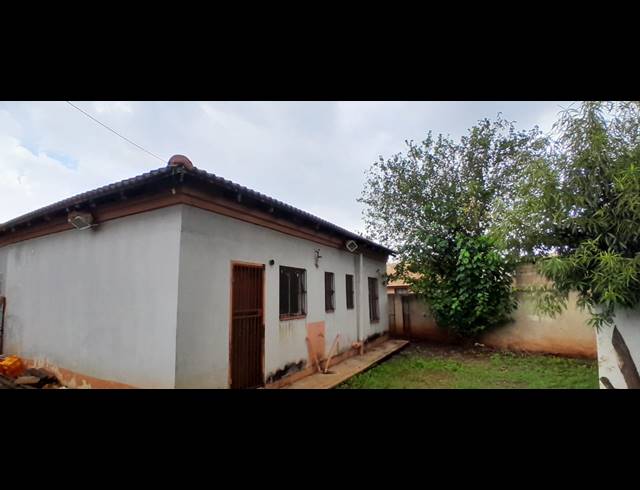 3 BEDROOM HOUSE FOR SALE IN VOSLOORUS